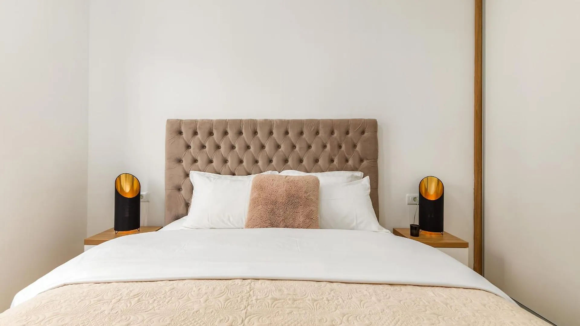 Apartman Infinity ميدولين 0*,