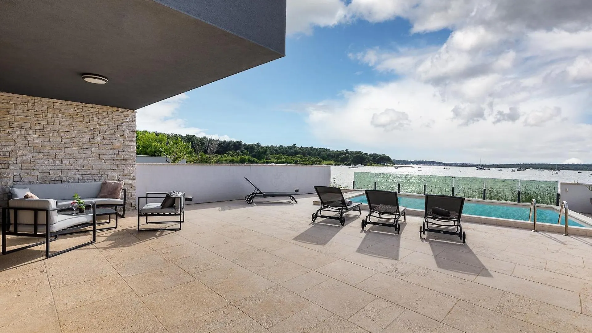 Apartman Infinity ميدولين